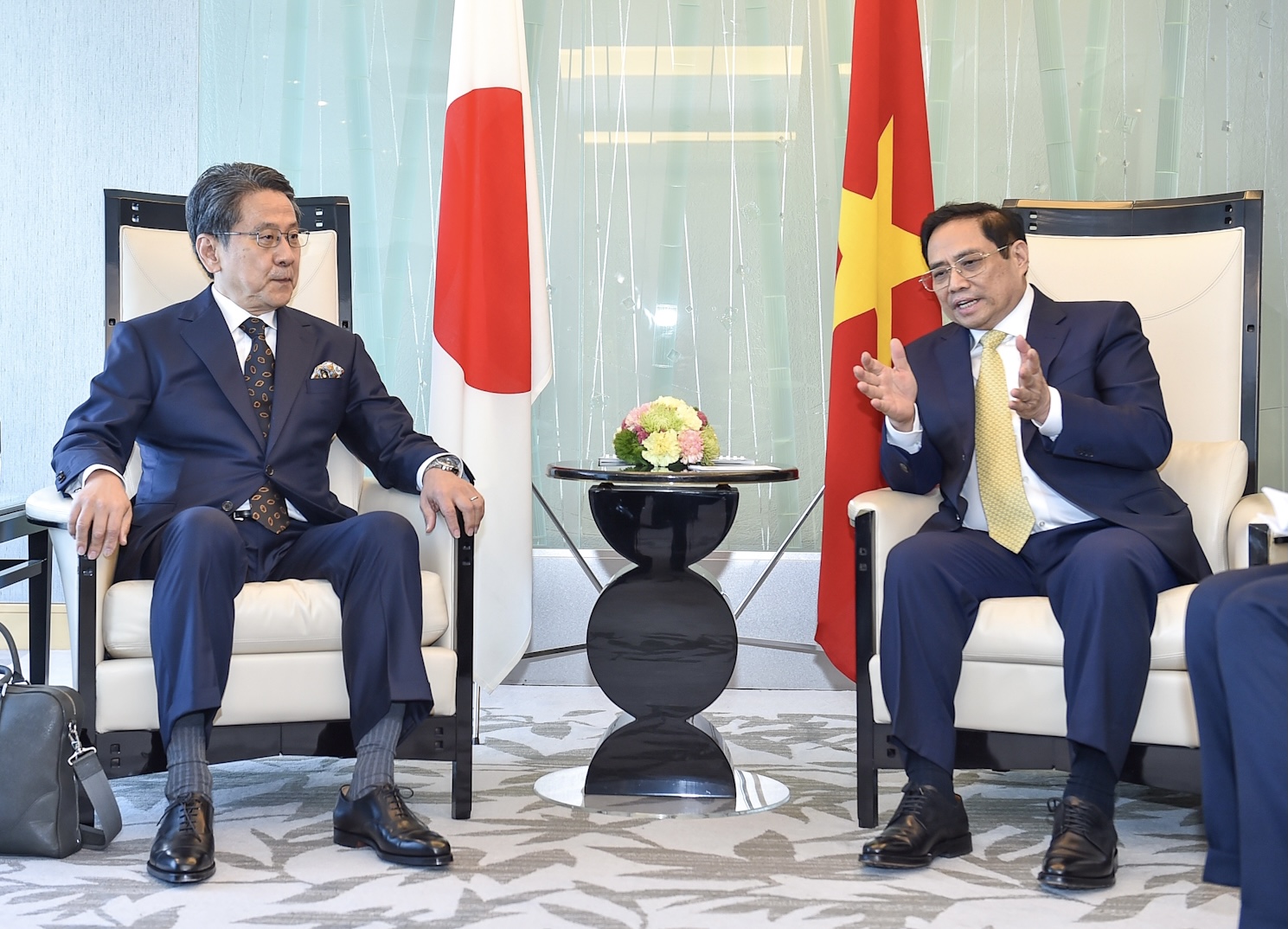 Thủ tướng thúc đẩy hợp tác với các tập đoàn hàng đầu Nhật Bản