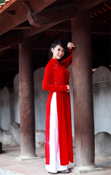 Đặng Thùy Trang được bạn bè, thầy cô nhận xét là cô gái ngoan, học giỏi. Đặng Thùy Trang được bạn bè, thầy cô nhận xét là cô gái ngoan, học giỏi.