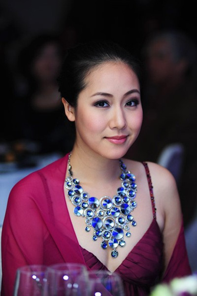 Ngô Phương Lan còn là một cô gái rất thông minh. Ngô Phương Lan còn là một cô gái rất thông minh.