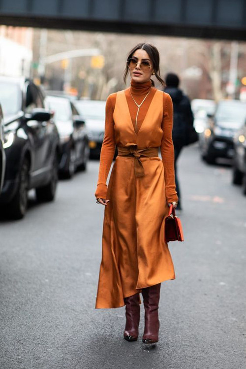 Phối đồ với 3 tông màu hot trend