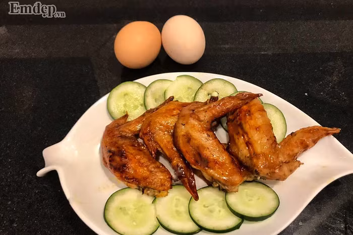 Mẹ làm cánh gà nướng mật ong cả nhà tấm tắc khen ngon