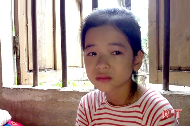 Bố bỏ đi biệt xứ, mẹ mắc ung thư tụy, chị em Linh chỉ biết khóc ròng!