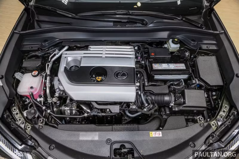 Mẫu SUV Lexus UX chuẩn bị bán ra thị trường