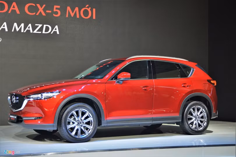 Doanh số sụt giảm, loạt xe Mazda, Nissan hạ giá 100 triệu đồng