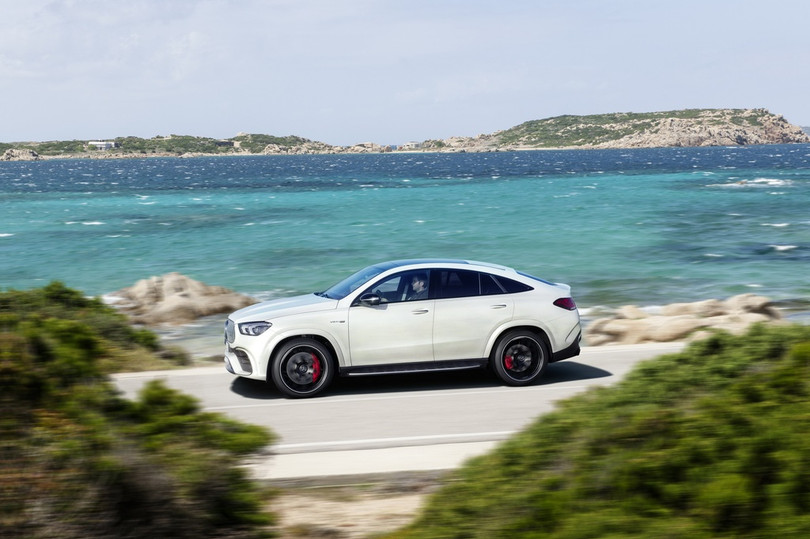 Mercedes-AMG GLE 63 Coupe ra mắt - SUV dáng thời trang hiệu suất cao ảnh 13 Mercedes-AMG GLE 63 Coupe ra mắt - SUV dáng thời trang hiệu suất cao