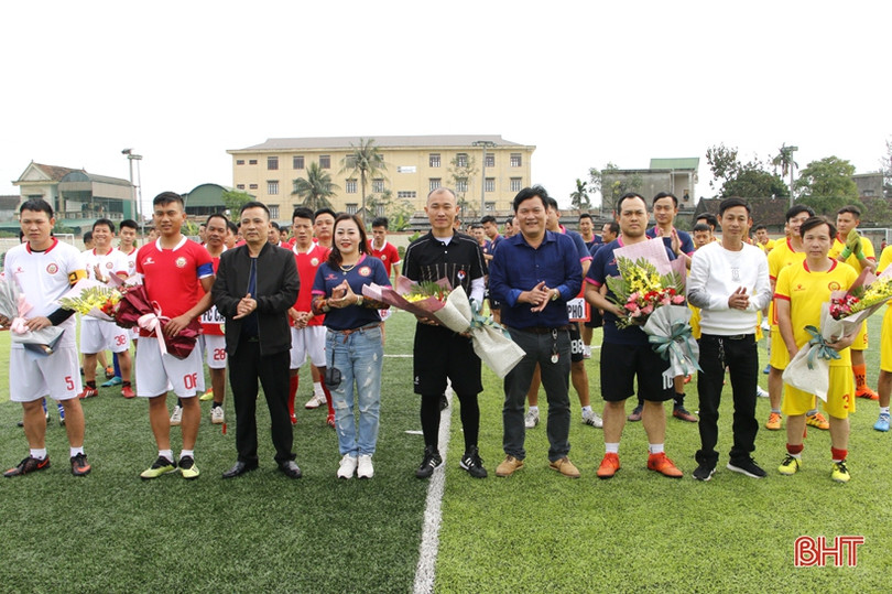 Khởi tranh Giải bóng đá Hội Cổ động viên Hà Tĩnh lần thứ 2