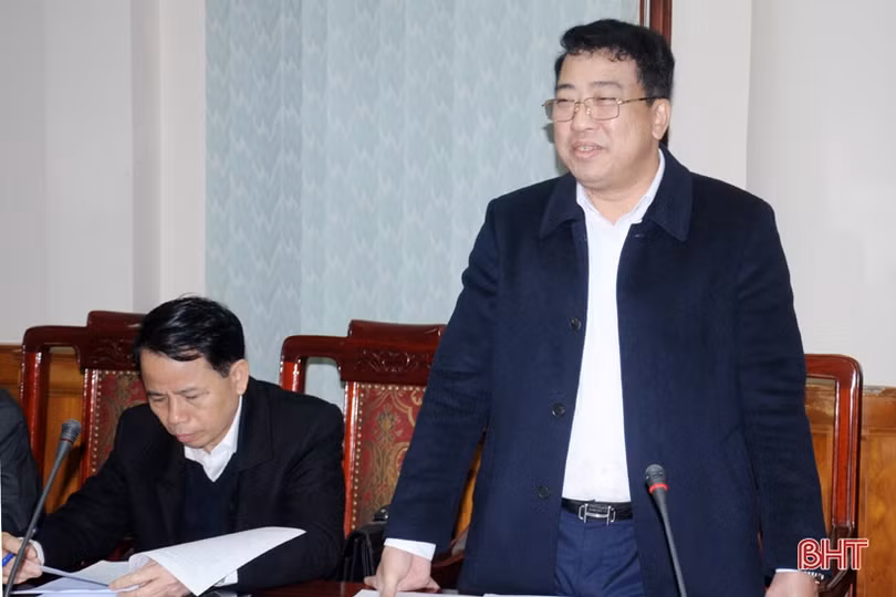 Vận dụng sáng tạo quan điểm của trung ương trong xây dựng Báo cáo chính trị Đại hội Đảng bộ Hà Tĩnh