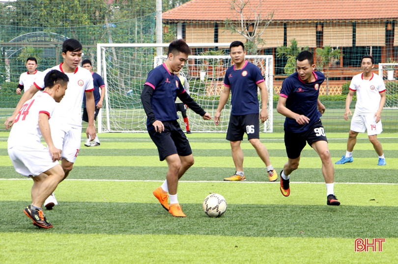 Khởi tranh Giải bóng đá Hội Cổ động viên Hà Tĩnh lần thứ 2