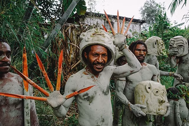 Phiêu lưu tới những miền đất quen mà lạ, lạ mà quen