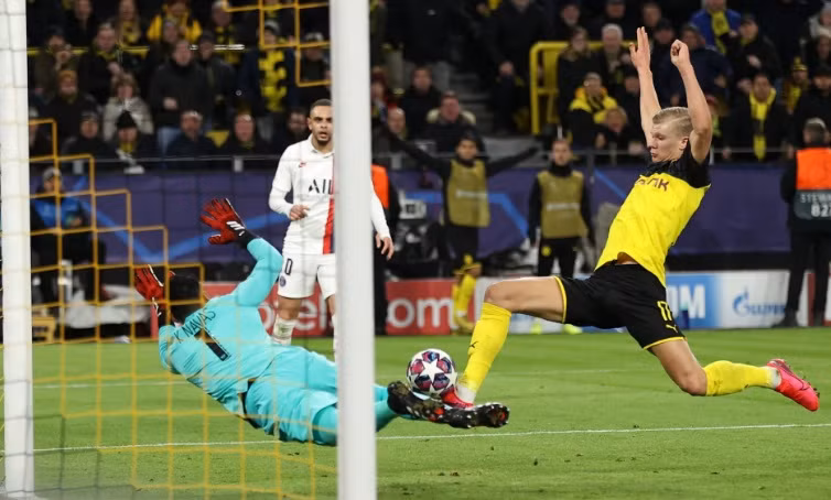 Vòng 1/8 UEFA Champions League: Chủ nhà cùng ca khúc khải hoàn!