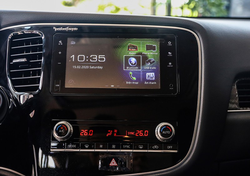 khám phá mitsubishi outlander 2020 giá từ hơn 800 triệu đồng hình 5 Khám phá Mitsubishi Outlander 2020 giá từ hơn 800 triệu đồng