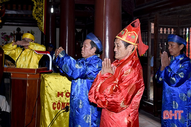 Linh thiêng lễ giỗ Thành hoàng làng Nhượng Bạn