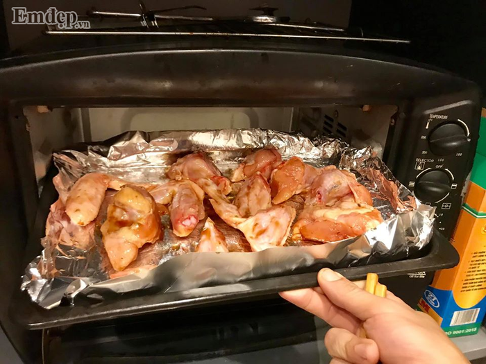 Mẹ làm cánh gà nướng mật ong cả nhà tấm tắc khen ngon