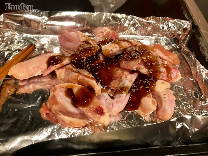 Mẹ làm cánh gà nướng mật ong cả nhà tấm tắc khen ngon