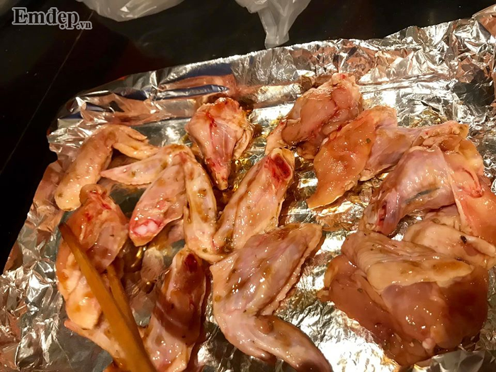 Mẹ làm cánh gà nướng mật ong cả nhà tấm tắc khen ngon