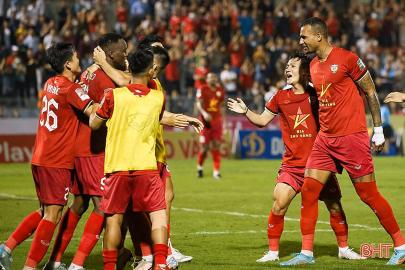 Hồng Lĩnh Hà Tĩnh “sáng cửa” lọt tốp đua vô địch V.League?