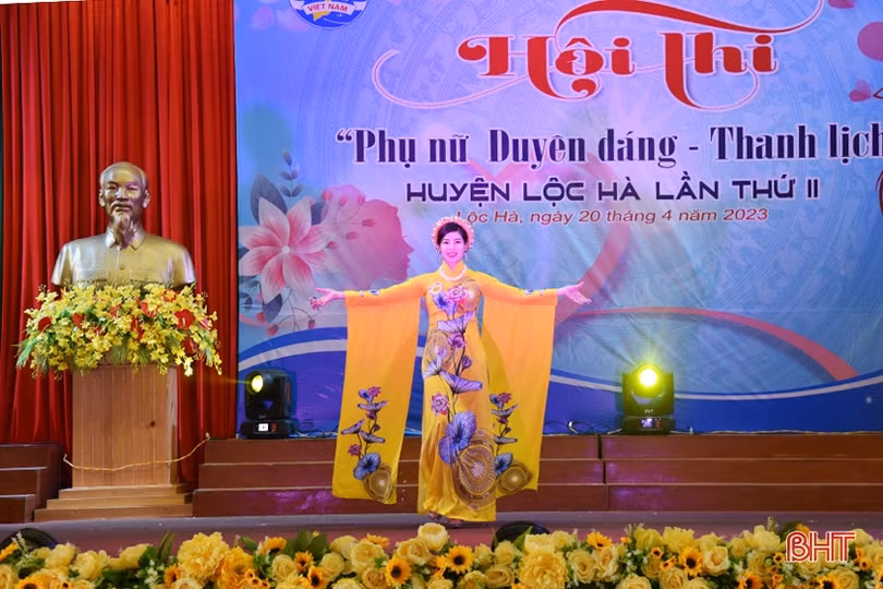 Ấn tượng hội thi “Phụ nữ duyên dáng, thanh lịch” huyện Lộc Hà 