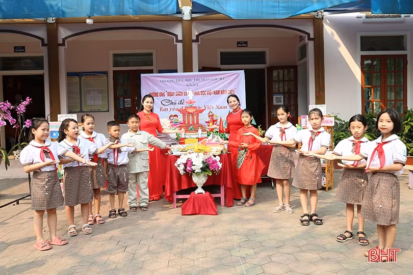 Hơn 1.000 học sinh, chiến sỹ BĐBP tham gia Ngày sách và Văn hóa đọc ở Lộc Hà