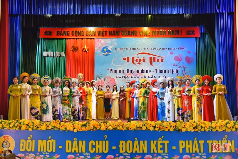 Ấn tượng hội thi “Phụ nữ duyên dáng, thanh lịch” huyện Lộc Hà 