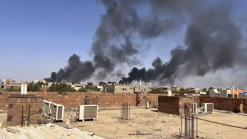 Giao tranh Sudan thêm căng, các nước sơ tán công dân