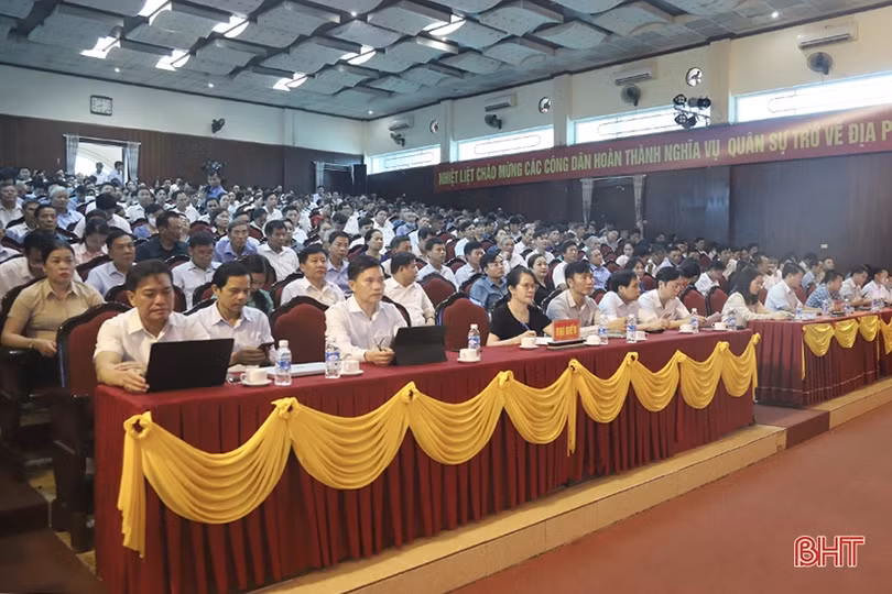 Trang bị nghiệp vụ công tác kiểm tra Đảng cho 480 bí thư chi bộ ở Cẩm Xuyên