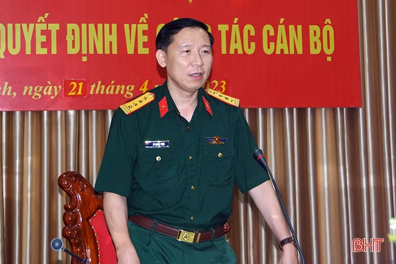 Bộ CHQS Hà Tĩnh công bố các quyết định về công tác cán bộ
