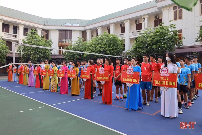 Các địa phương tổ chức giải bóng chuyền chào mừng các ngày lễ lớn