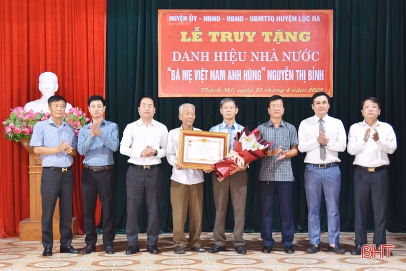 Truy tặng danh hiệu Mẹ Việt Nam anh hùng cho mẹ Nguyễn Thị Bỉnh