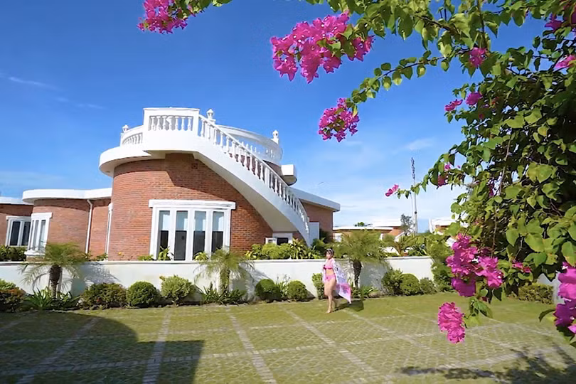 Trước ngày khai trương du lịch biển Hà Tĩnh: Lượng lớn du khách đặt phòng ở Nghi Xuân