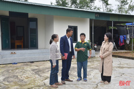 Giúp người nghèo ở xã Đông Kinh “an cư”