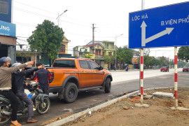 "Lạc lối" vì biển chỉ đường vẫn mang tên huyện Lộc Hà