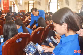 Triển khai ứng dụng i-HaTinh cho cán bộ, người dân Mai Phụ