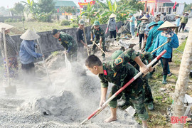 Bộ đội Trung đoàn 841 gần gũi, trách nhiệm với Nhân dân