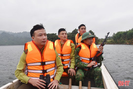 “Gác” Tết để giữ màu xanh cho đại ngàn