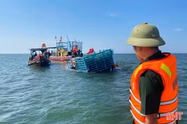 Hà Tĩnh: Chìm tàu cá, 7 ngư dân được cứu kịp thời