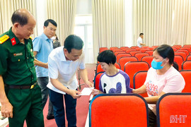 Gặp mặt, tặng quà nhân 64 năm ngày "Thảm họa da cam/dioxin ở Việt Nam"