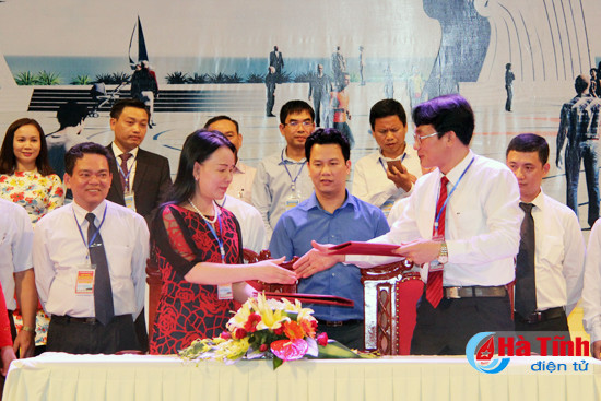 cac doanh nghiep cam ket dau tu gan 6 000 ty vao huyen nghi xuan