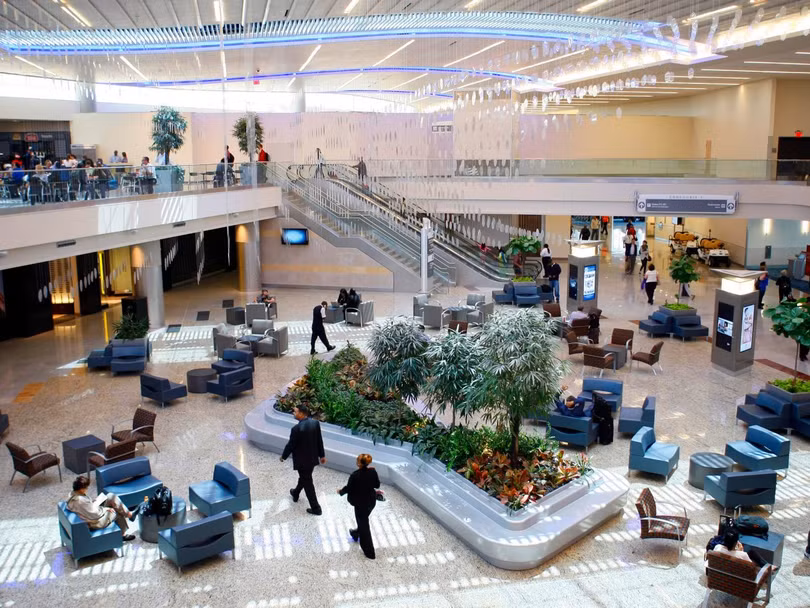 16 san bay nhon nhip nhat the gioi