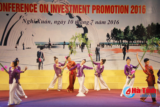 cac doanh nghiep cam ket dau tu gan 6 000 ty vao huyen nghi xuan