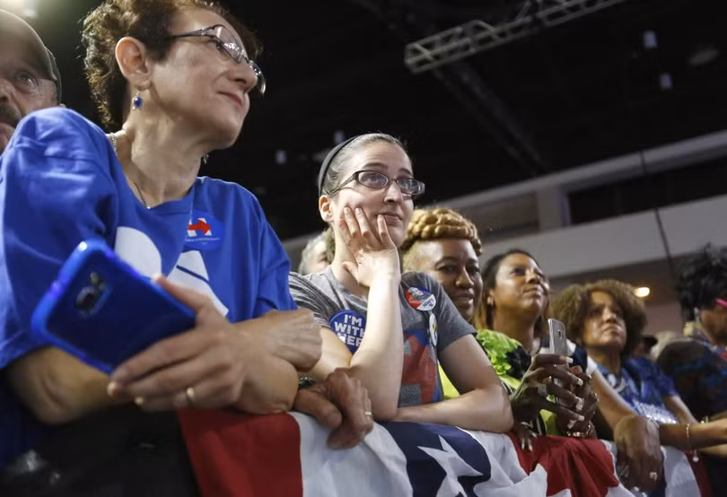 nhung khoanh khac tong thong obama van dong tranh cu cung ba hillary clinton