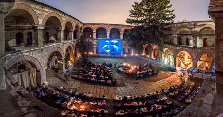 nhung rap chieu phim gay sot tren the gioi