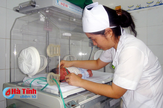 cuu tre nhe can non thang bang nuoi duong tinh mach