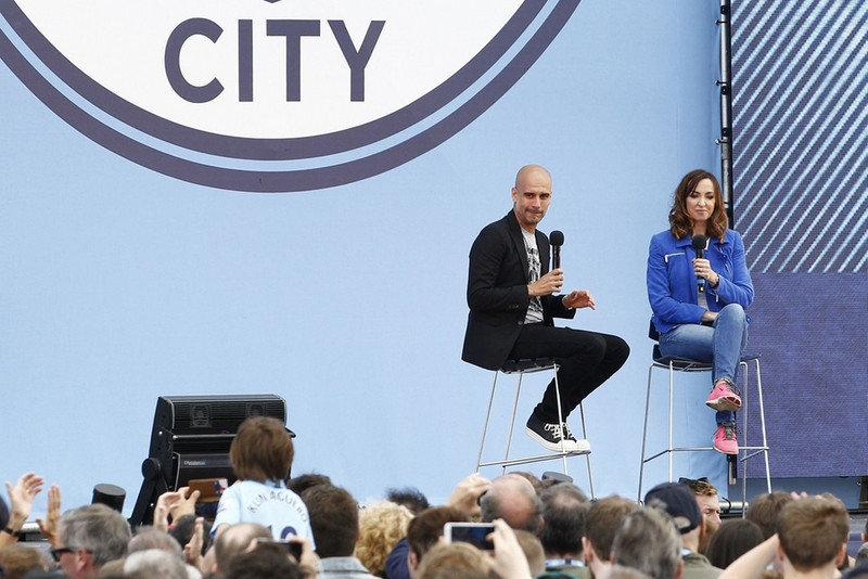 pep guardiola chinh thuc ra mat o san etihad