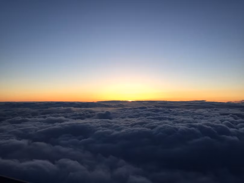 ngat ngay loat anh tuyet dep chup tu buong lai may bay