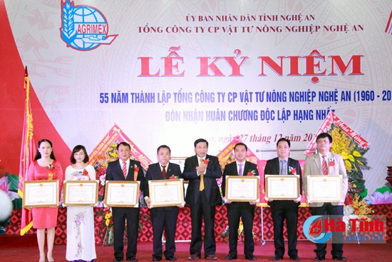 Vật tư nông nghiệp Nghệ An nhận Huân chương Độc lập hạng nhất ảnh 3 Vật tư nông nghiệp Nghệ An nhận Huân chương Độc lập hạng nhất ảnh 3