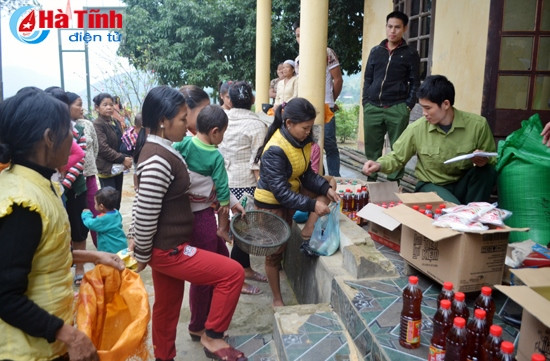 Bà con dân tộc Chứt háo hức đón tết Chăm cha bới ảnh 1