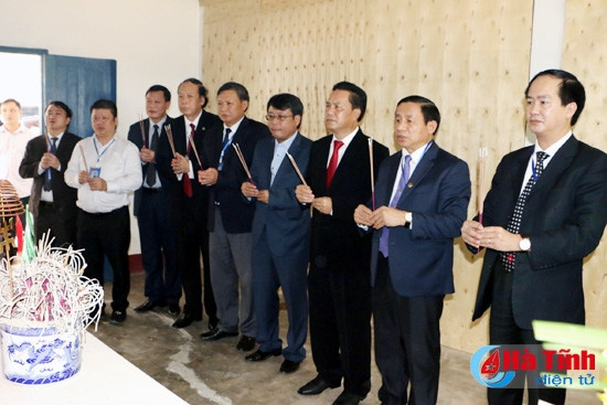 Bí thư Tỉnh ủy tham quan dự án thủy điện nửa tỷ USD của Lào ảnh 5