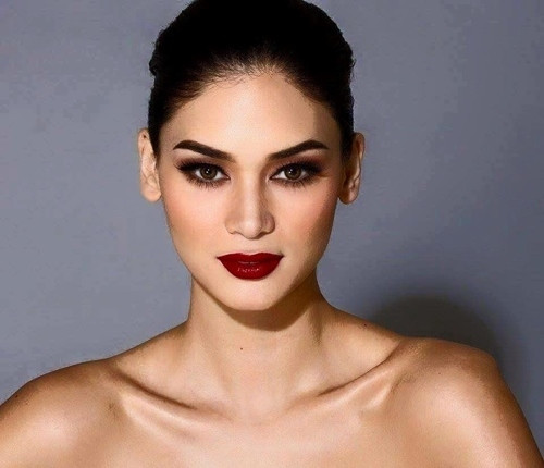 Pia Wurtzbach sẽ có một năm hoạt động từ thiện, quảng bá du lịch với tư cách Hoa hậu Hoàn vũ.