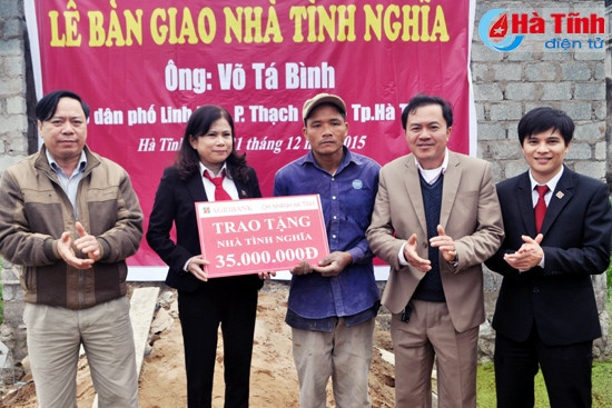 Agribank bàn giao nhà tình nghĩa cho gia đình hoàn cảnh khó khăn ảnh 2