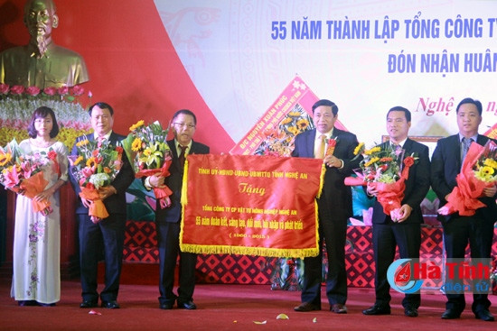 Vật tư nông nghiệp Nghệ An nhận Huân chương Độc lập hạng nhất ảnh 2 Vật tư nông nghiệp Nghệ An nhận Huân chương Độc lập hạng nhất ảnh 2